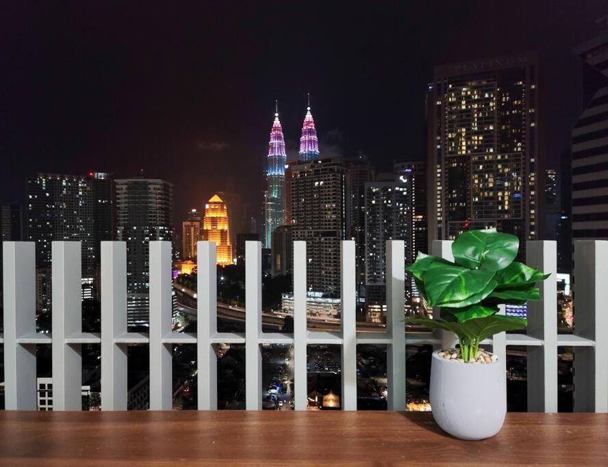 Апартаменти C14B Modern Infinity Pool Klcc Balcony View Куала-Лумпур Екстер'єр фото